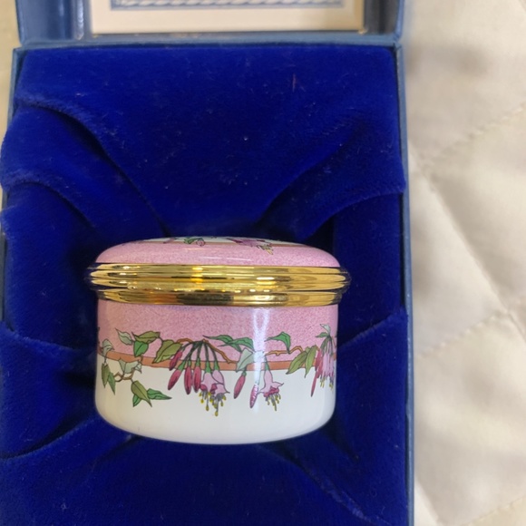 Halcyon Days Enamel Pill Box - New in Box - Picture 5 of 7